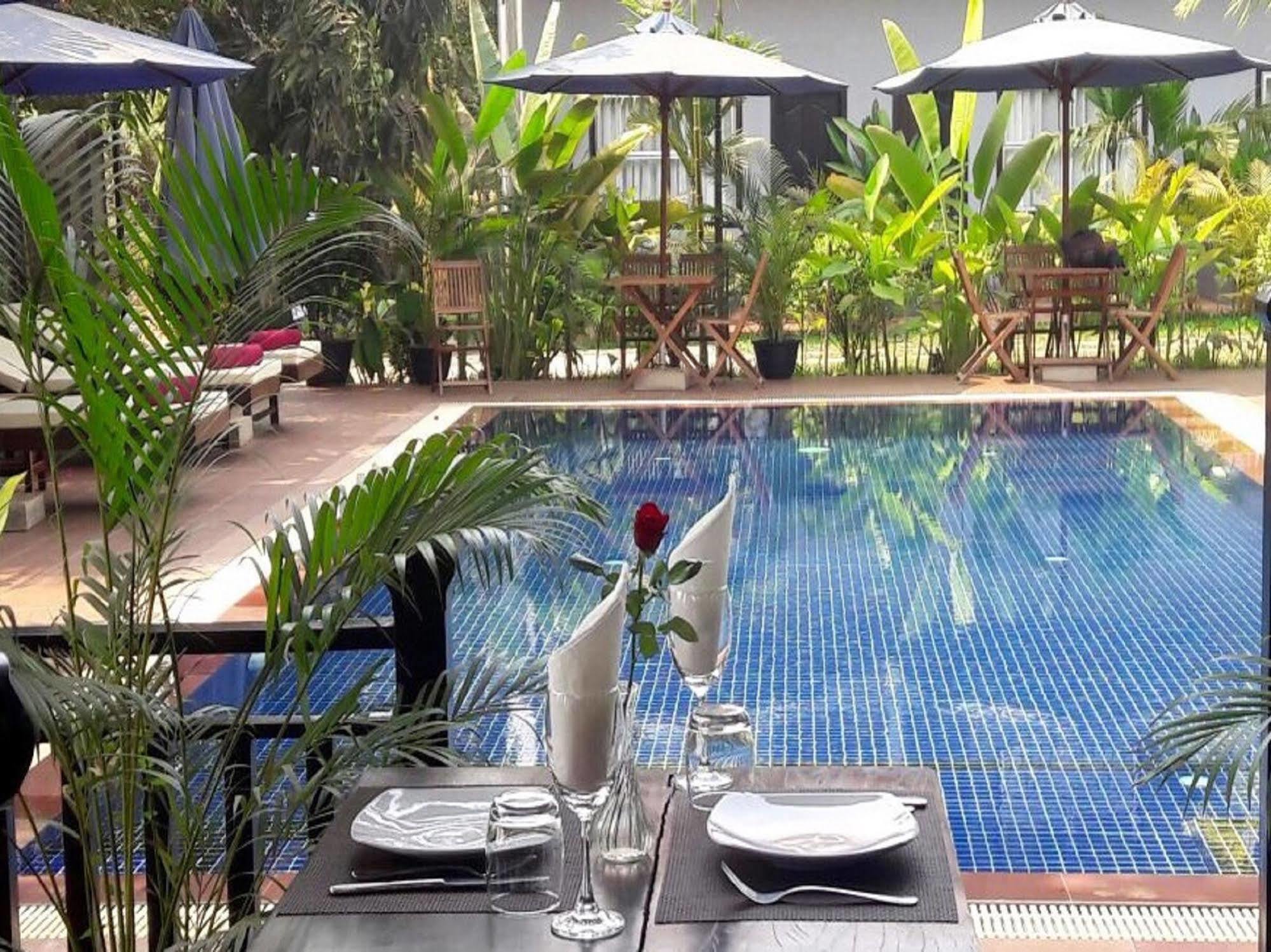Reveal Angkor Hotel Siem Reap Esterno foto